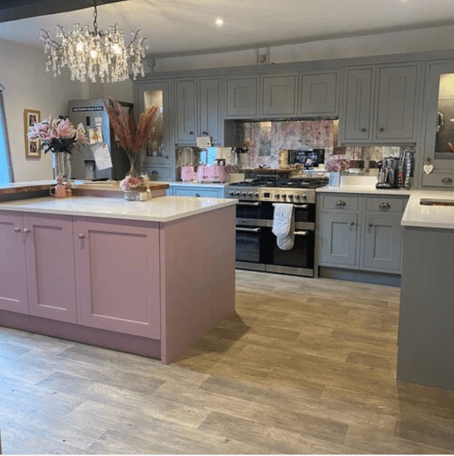 Antique Mirror Kitchen Splashback - Retro Reflections
