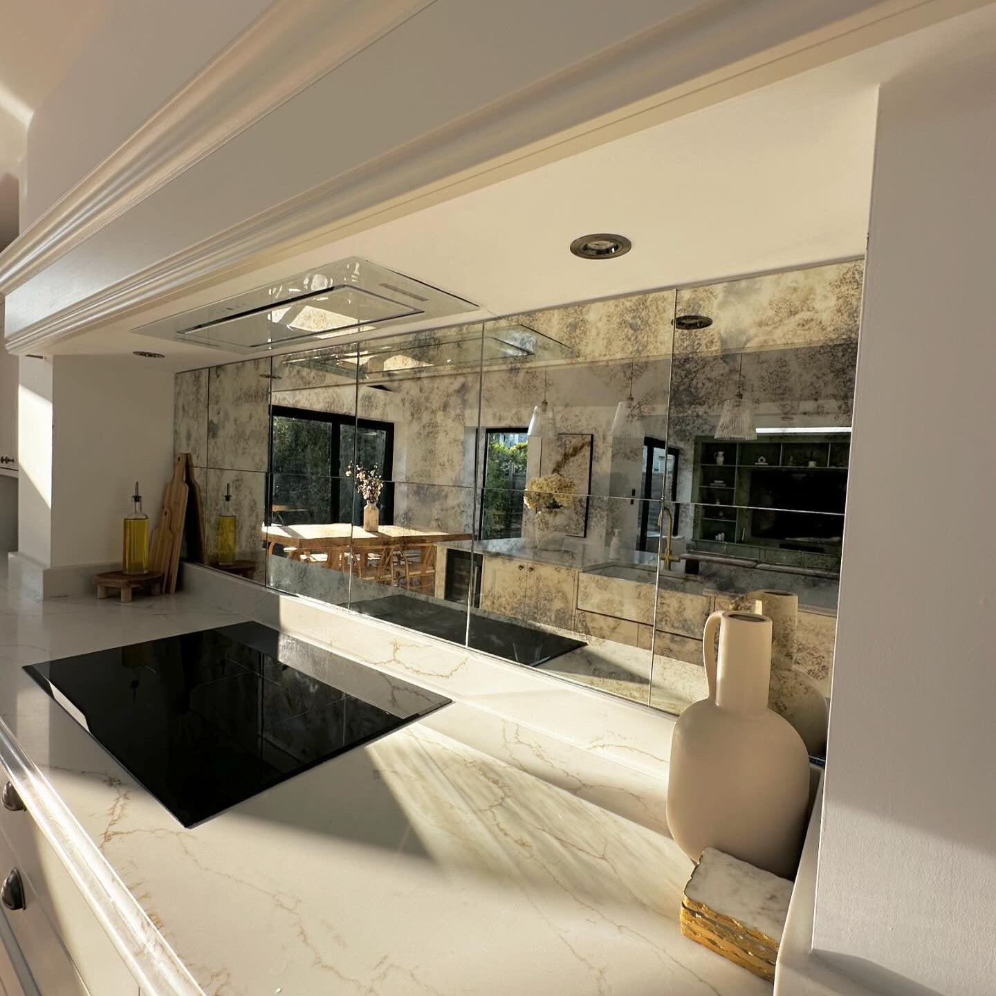 ANTIQUE MIRROR TILES - Retro Reflections