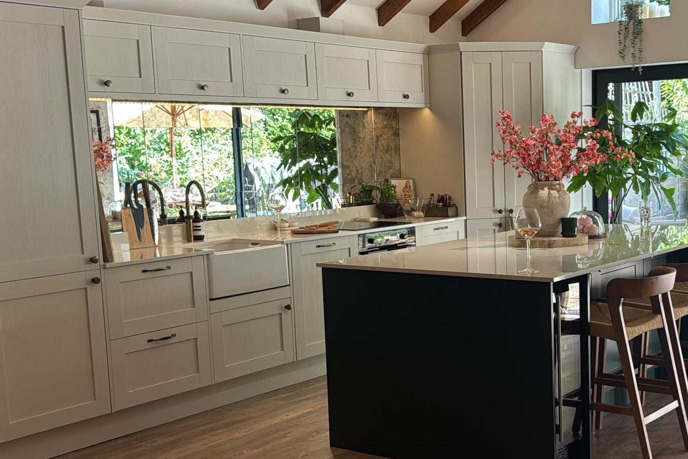 ANTIQUE MIRROR TILES - Retro Reflections