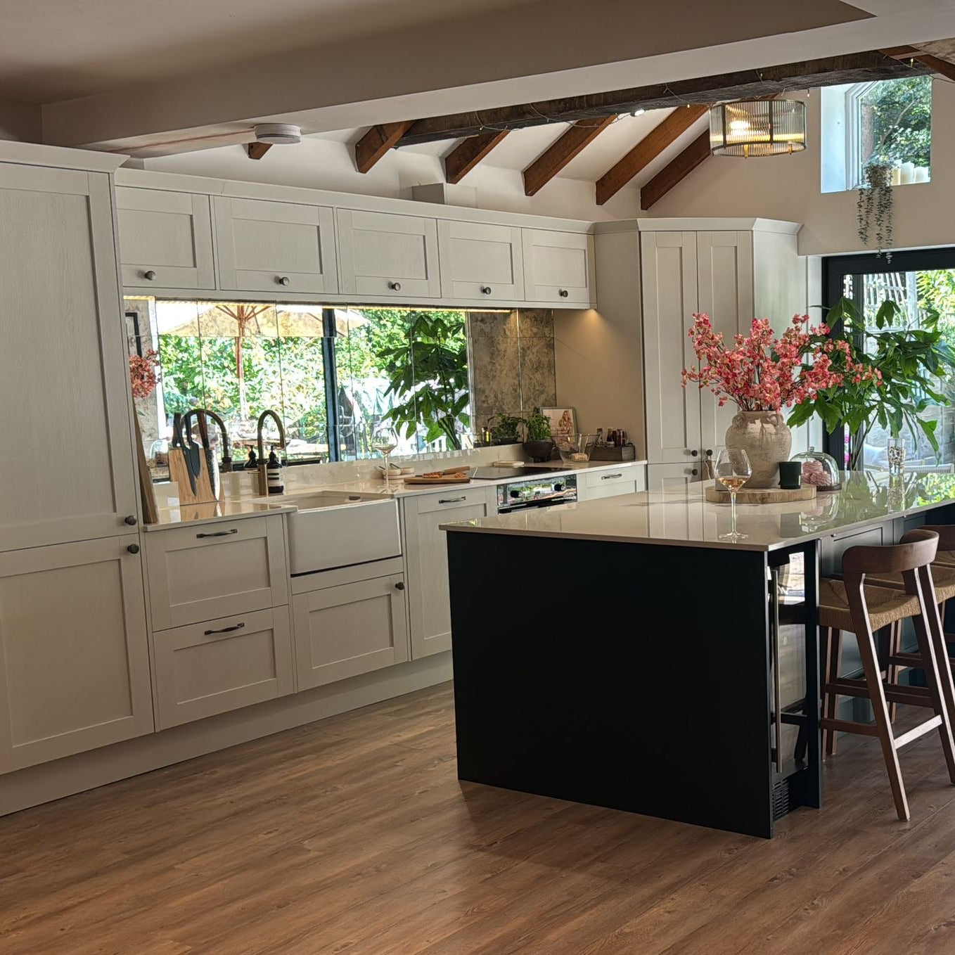 ANTIQUE MIRROR TILES - Retro Reflections